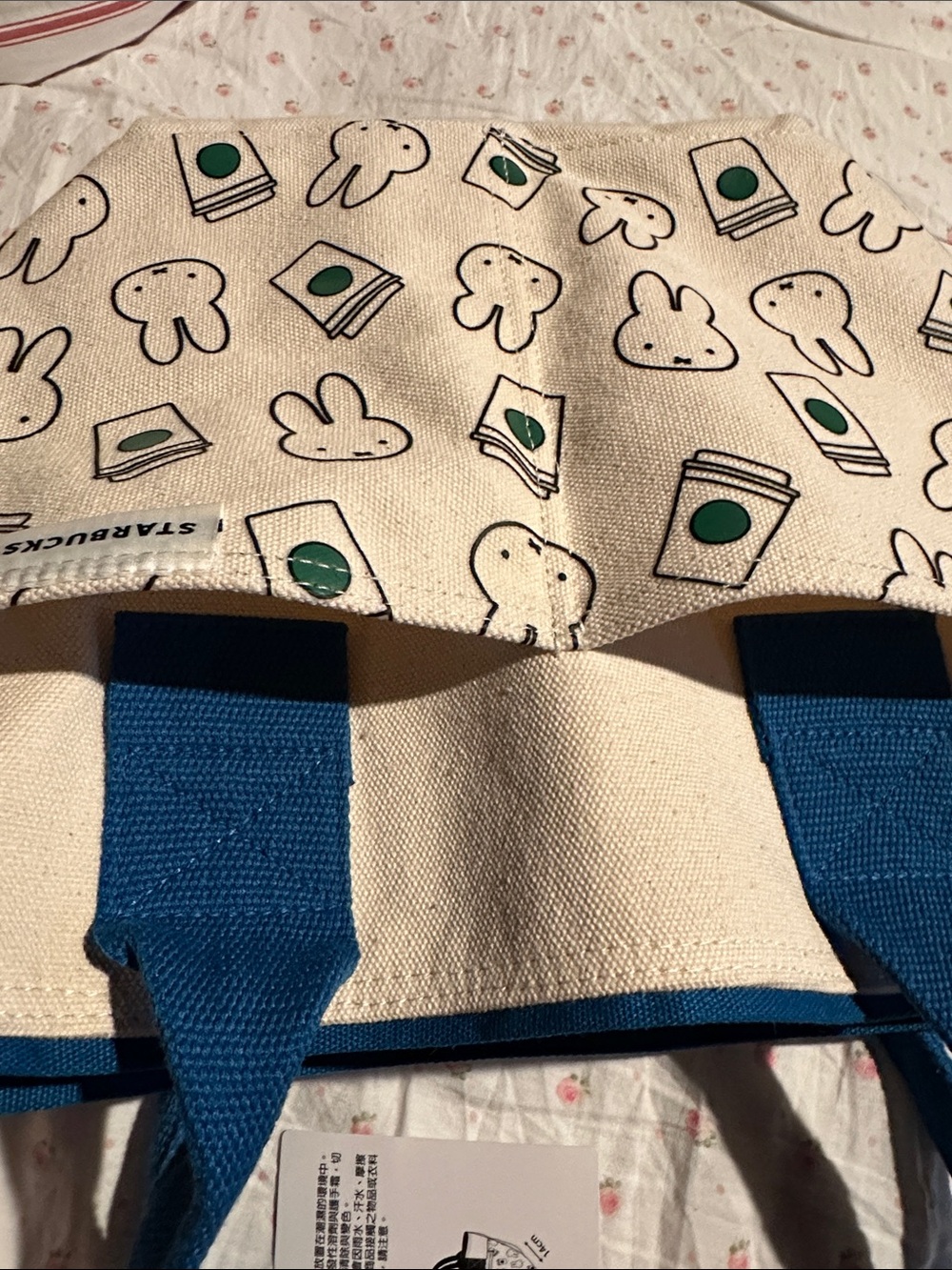 Starbucks x miffy Cream Tote with Blue Handles and Green Accents - Picture 4 of 4